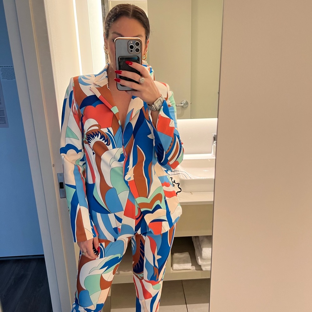 Valiant Paris - boutique in Miami colorful two piece suit